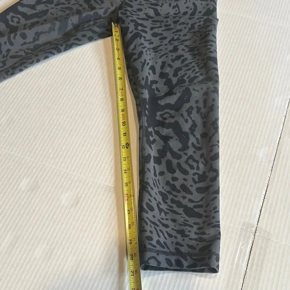 Lululemon Gray and black Leopard Print Leggings shorter to knee inside pocket - Picture 3 of 8